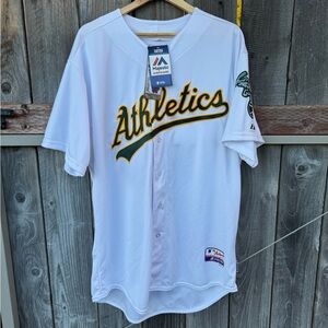 Athletics Majestic Cool Base jersey
Size 2XL